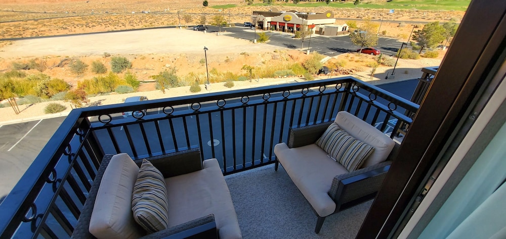 Wingate By Wyndham Page Lake Powell 33/37
