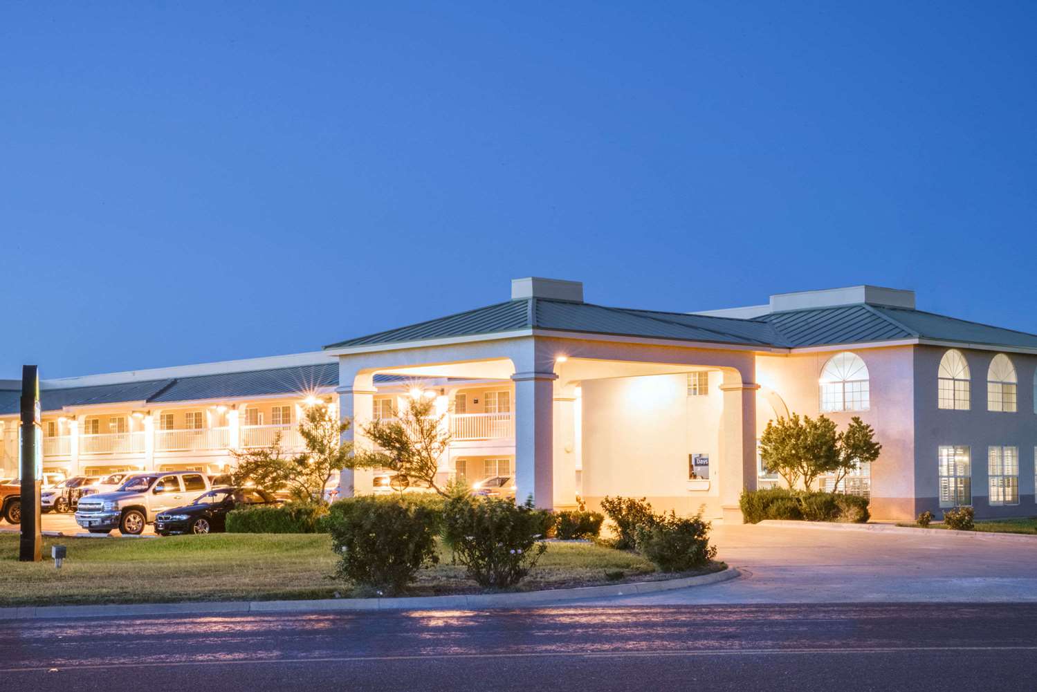 Days Inn by Wyndham Fort Stockton 2/17