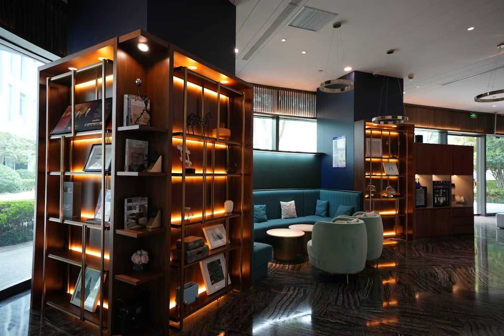 Mercure Shanghai Hongqiao Railway Station 24/37
