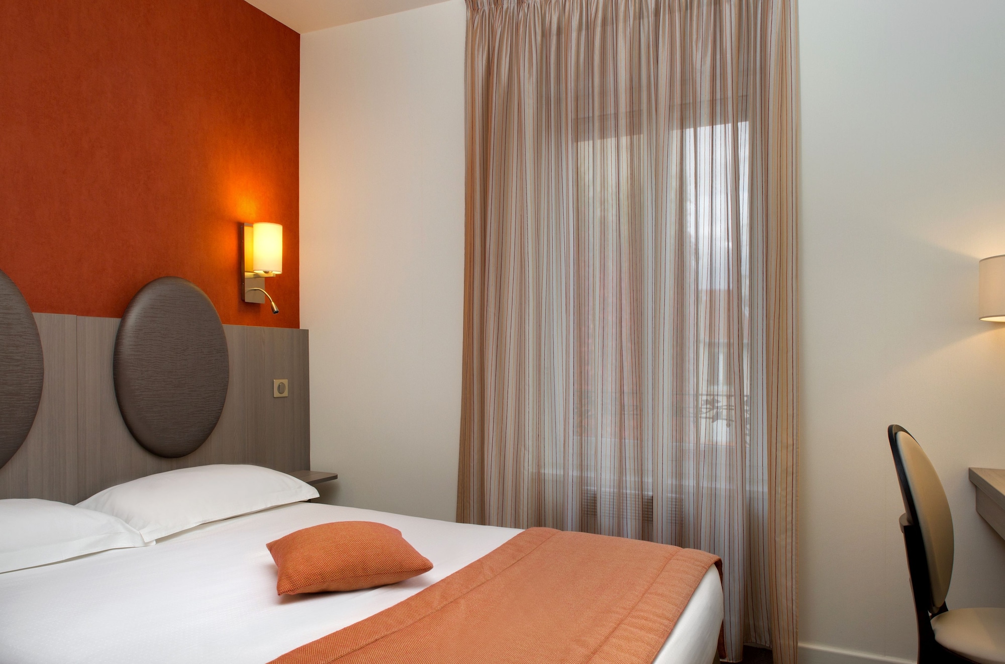 غرفة اقتصادية بسرير مزدوج، Citotel Arverna Vichy 2/5