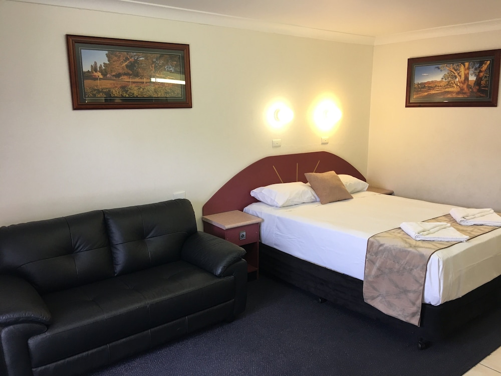 Homestead Motel 10/59
