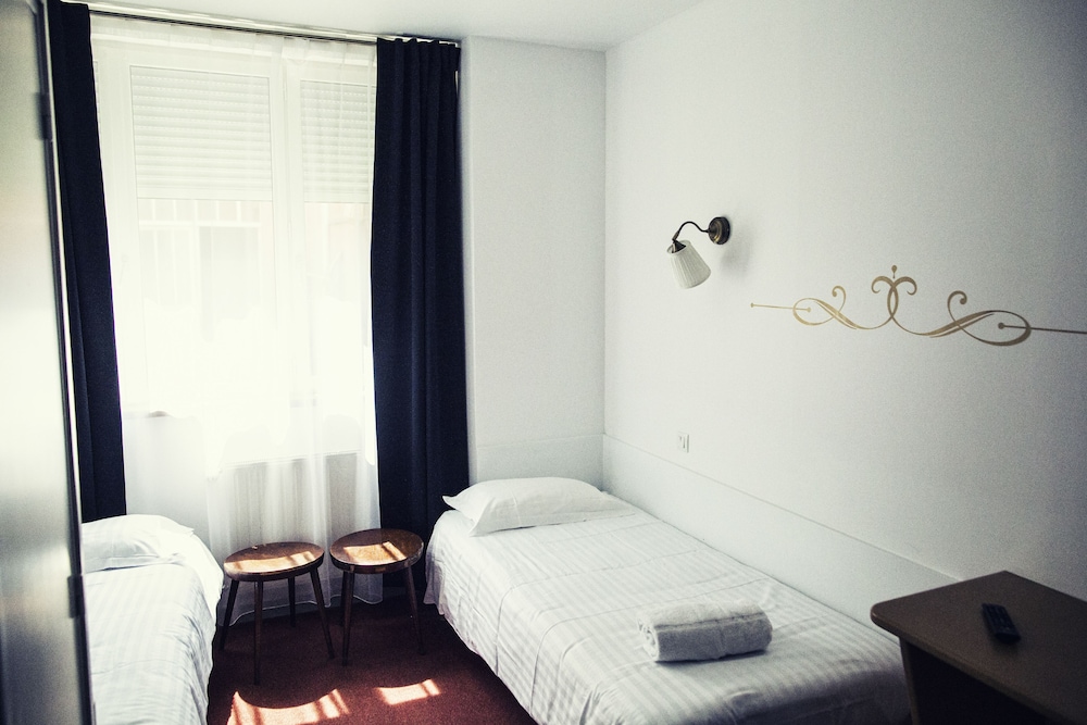 The Old Hotel Ravel 13/48