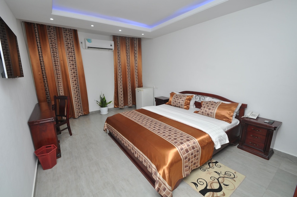 Miliet Hotel 7/30