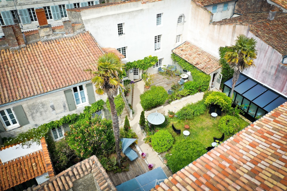 La Maison Douce 69/77