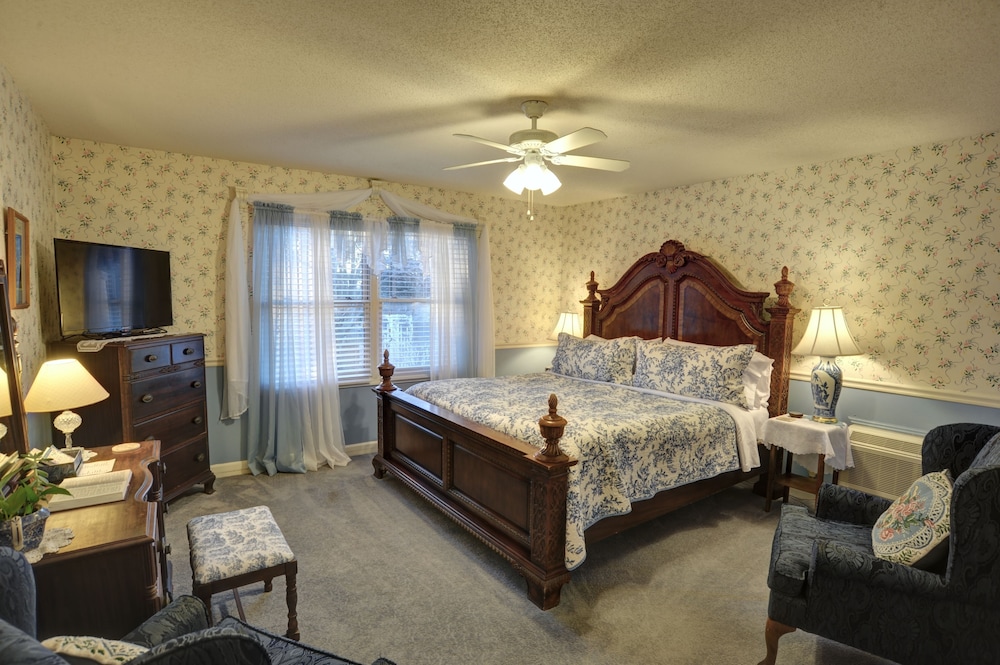 Blue Mountain Mist Country Inn 17/63