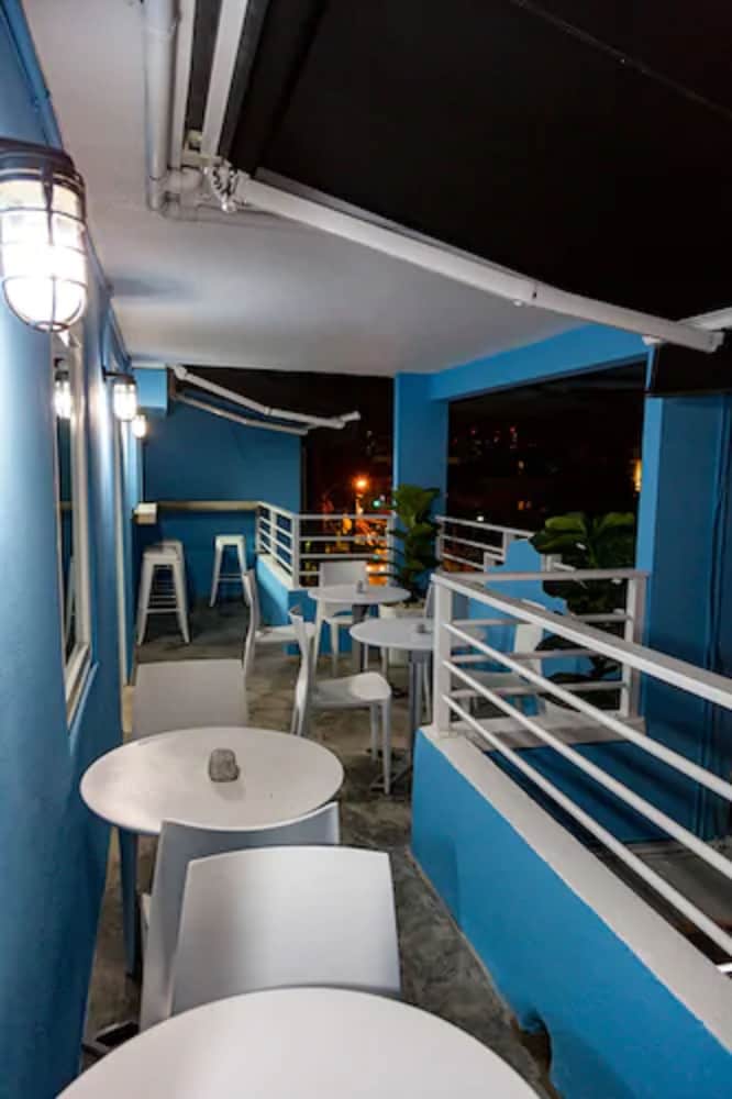 Nomada Urban Beach Hostel 34/39