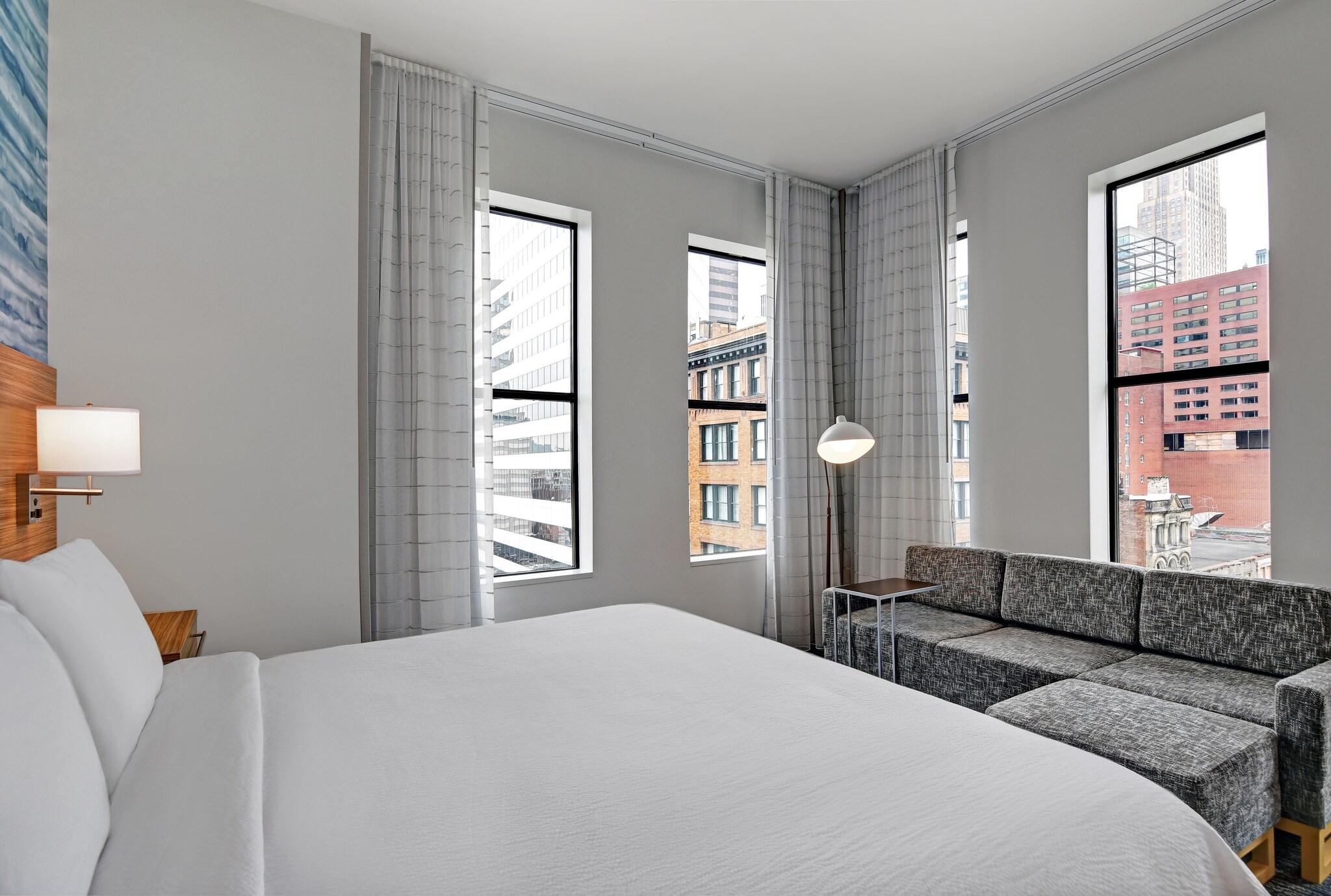 Studio, King Bed