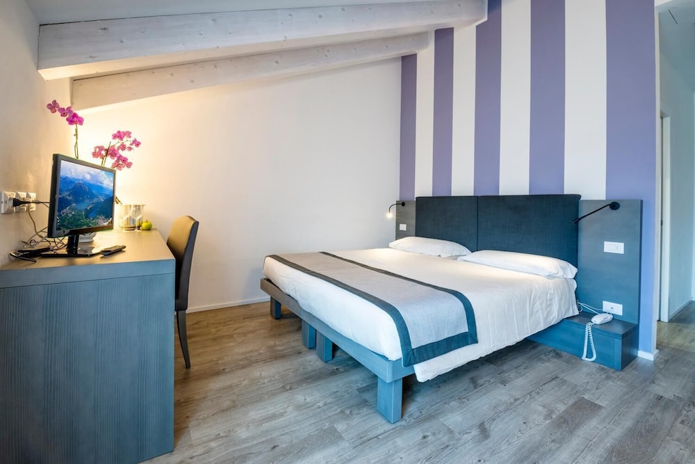 HOTEL BAVARIA 5/30