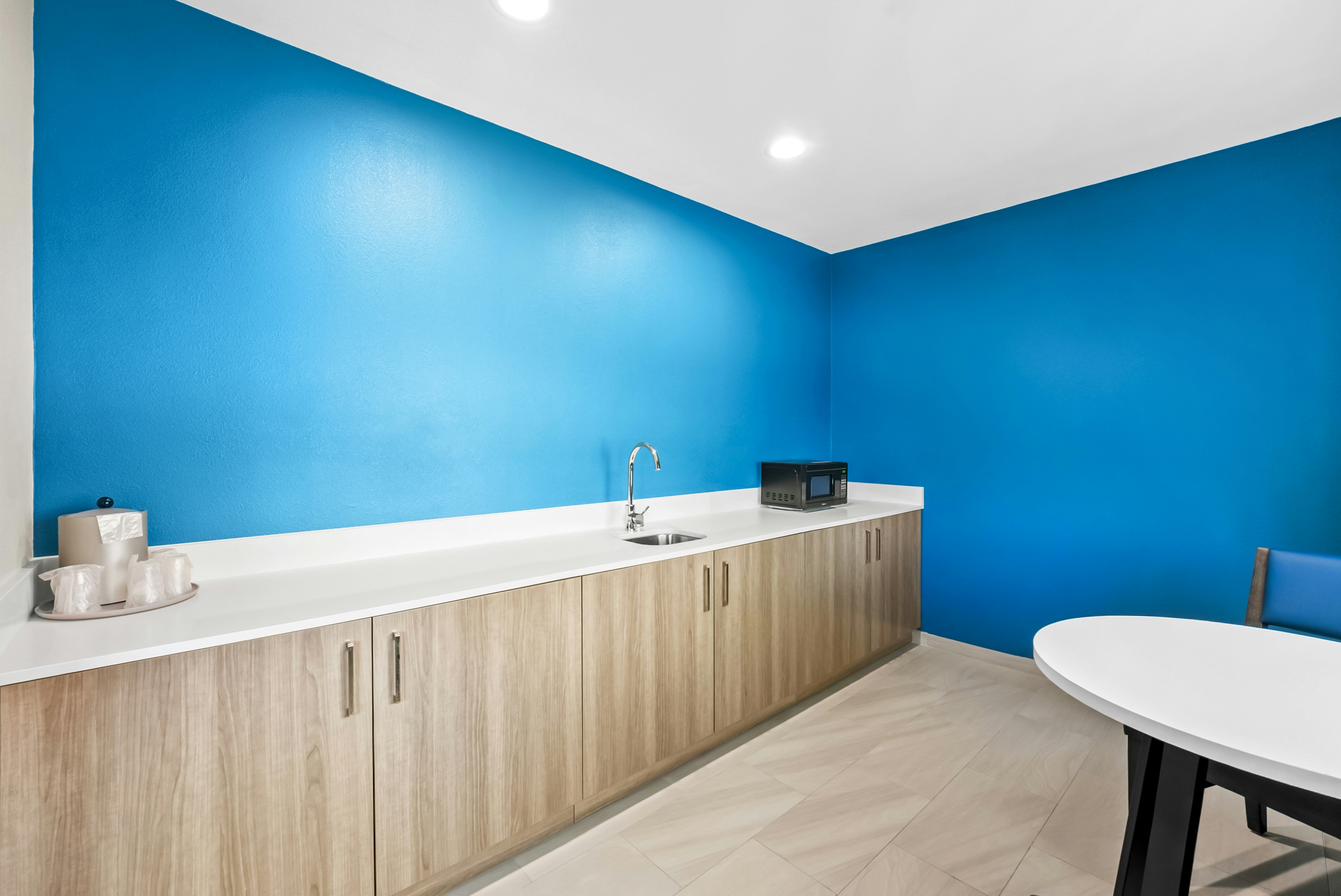 Holiday Inn Express Suites Wabash 11/65