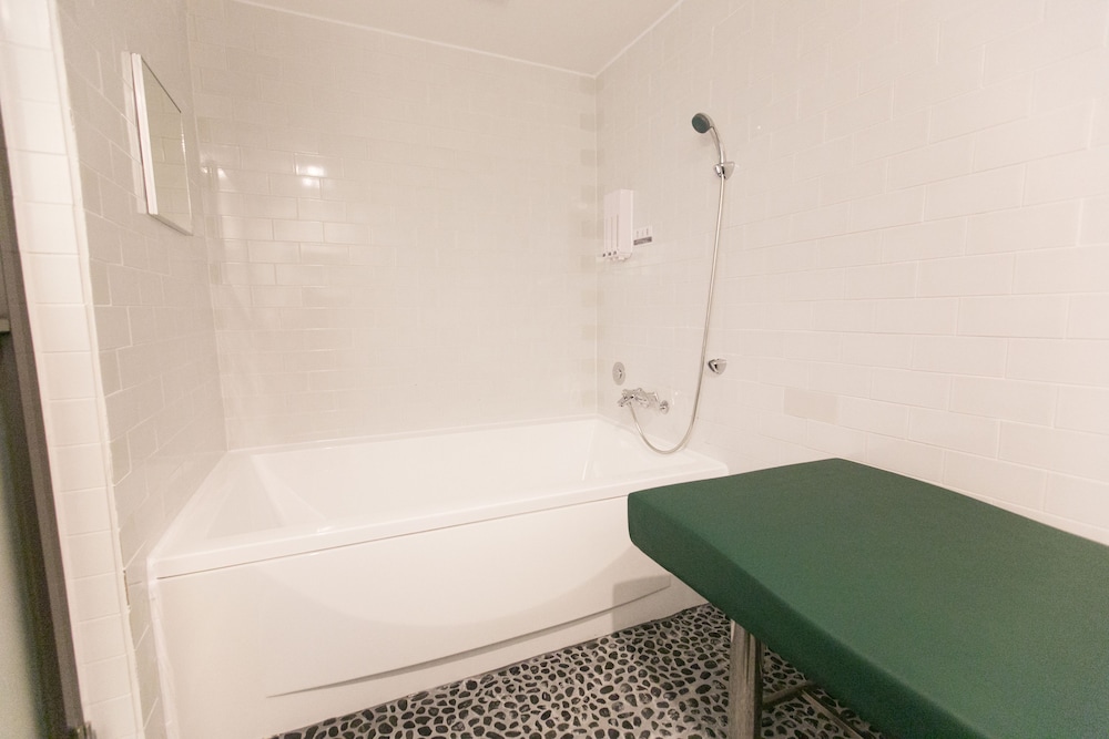 Italian Summer Boutique Hotel 72/74