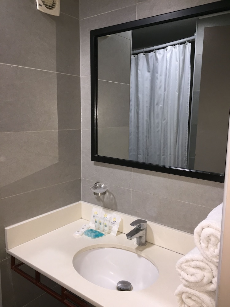 HOTEL IQUIQUE EXPRESS(FORMERLY Hotel Spark Express Iquique) 34/37
