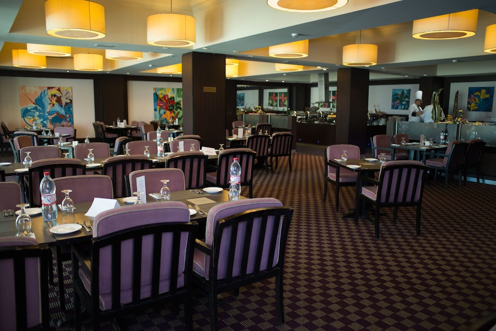 Century Park Hotel 26/38