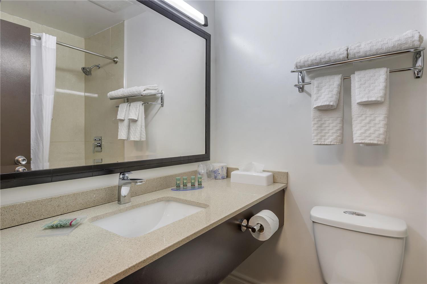 Surestay Hotel By Best Western Kemptville 14/15