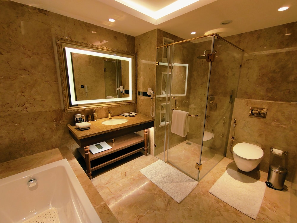 Palace, Premium, Suite, King Bed, Pool View