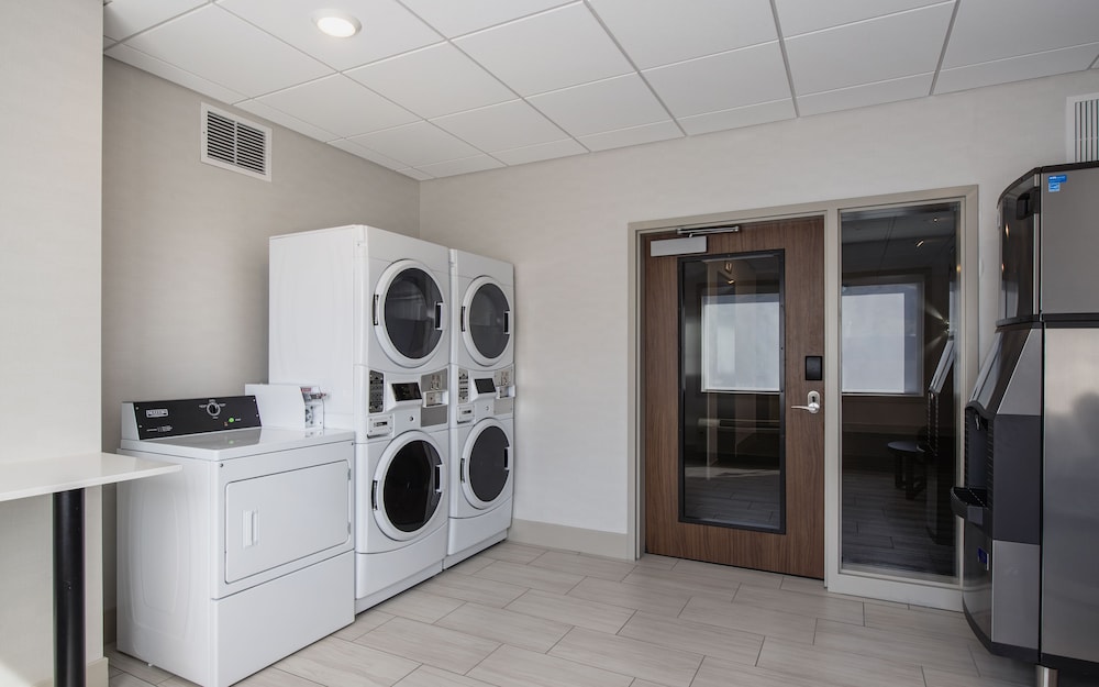 Holiday Inn Express And Suites Kelowna East 36/68