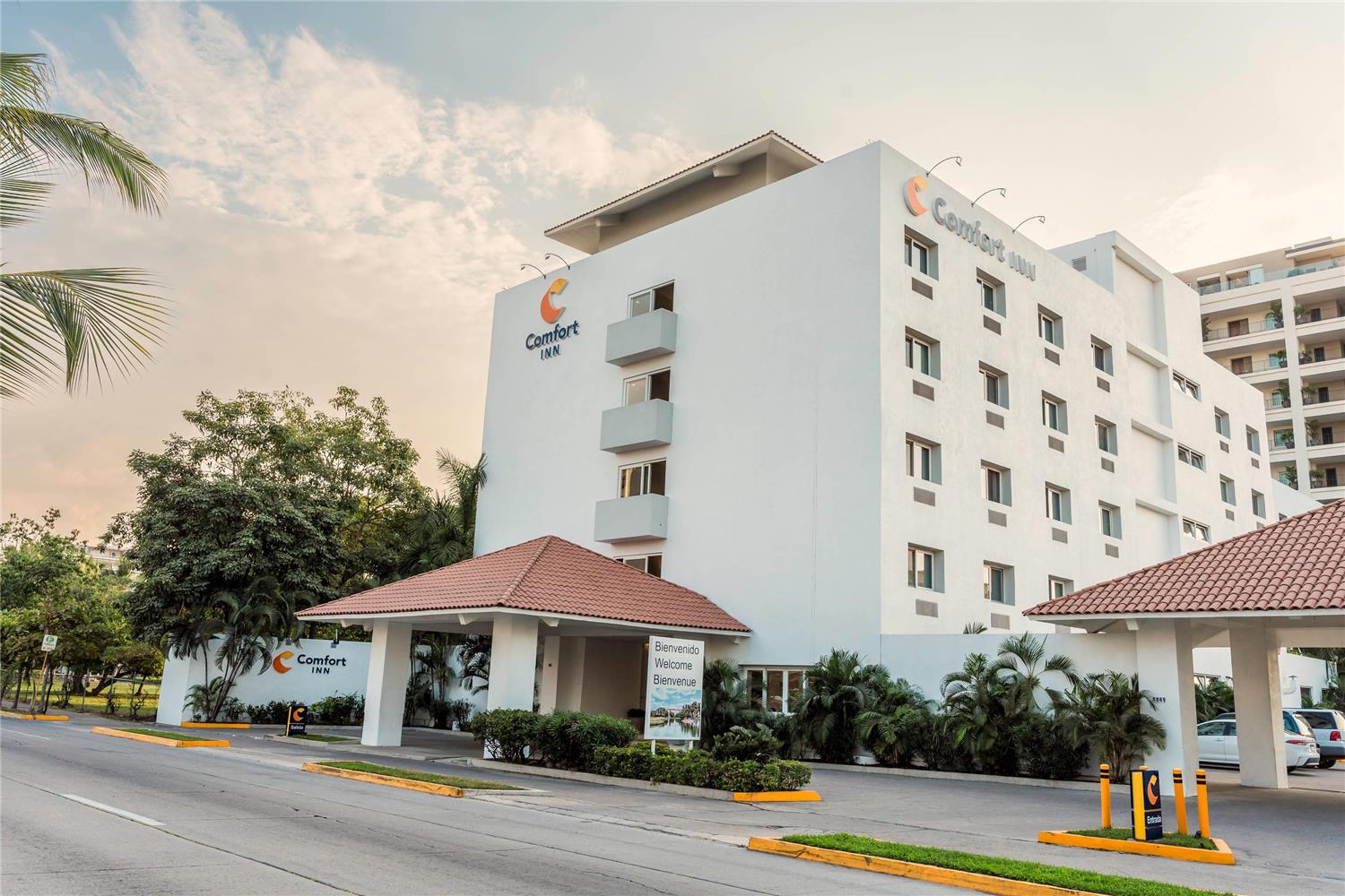 Comfort Inn Puerto Vallarta Golfside & Marina 20/36