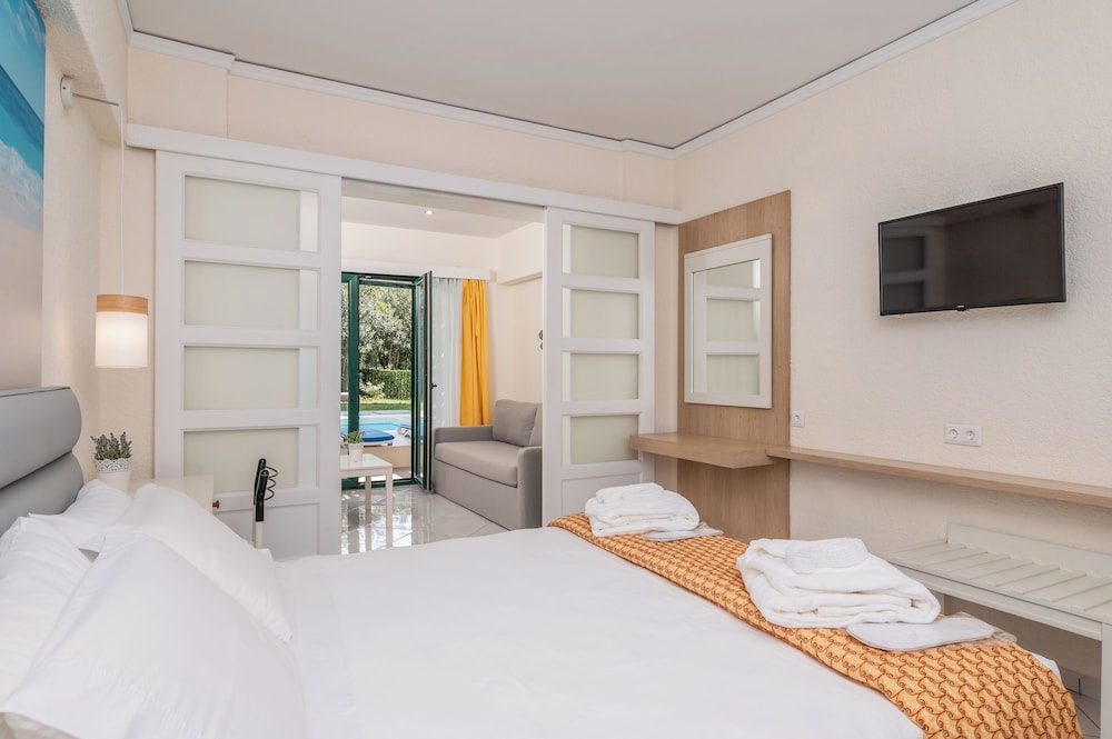 Exclusive, Swim Up, Studio, Suite, Twin Beds, Sofa