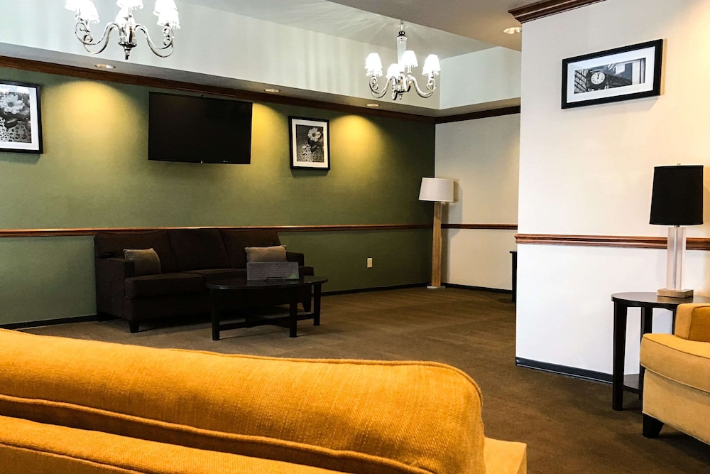 Spark by Hilton Shepherdsville Louisville South 10/43