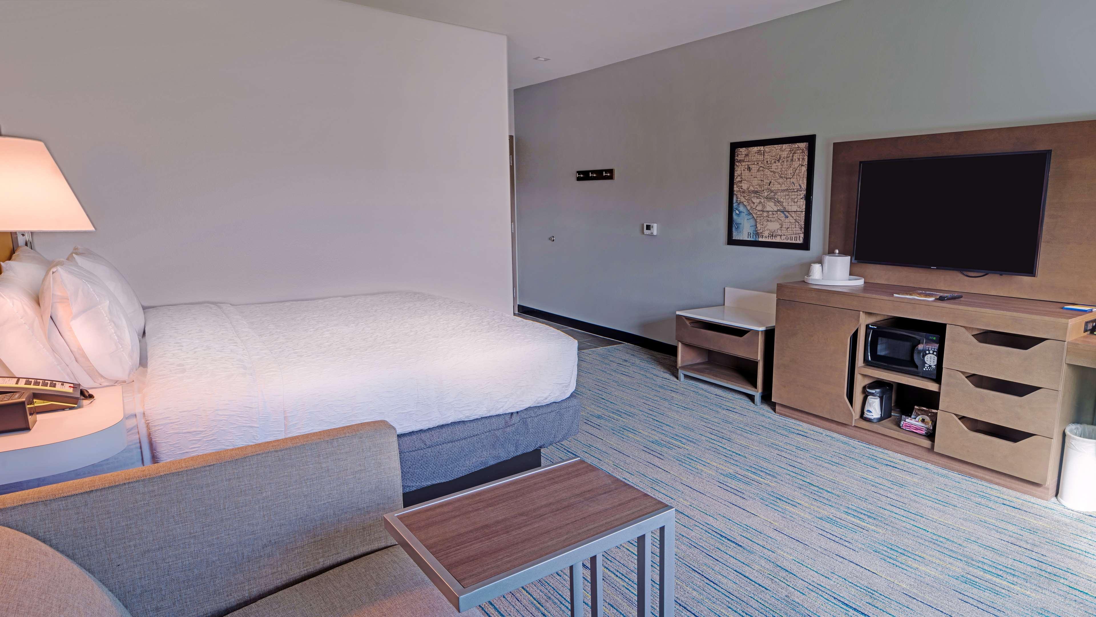 غرفة، Hampton Inn Riverside Downtown Ca 3/3