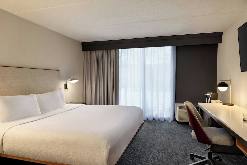Courtyard by Marriott Atlanta Northlake 12/50