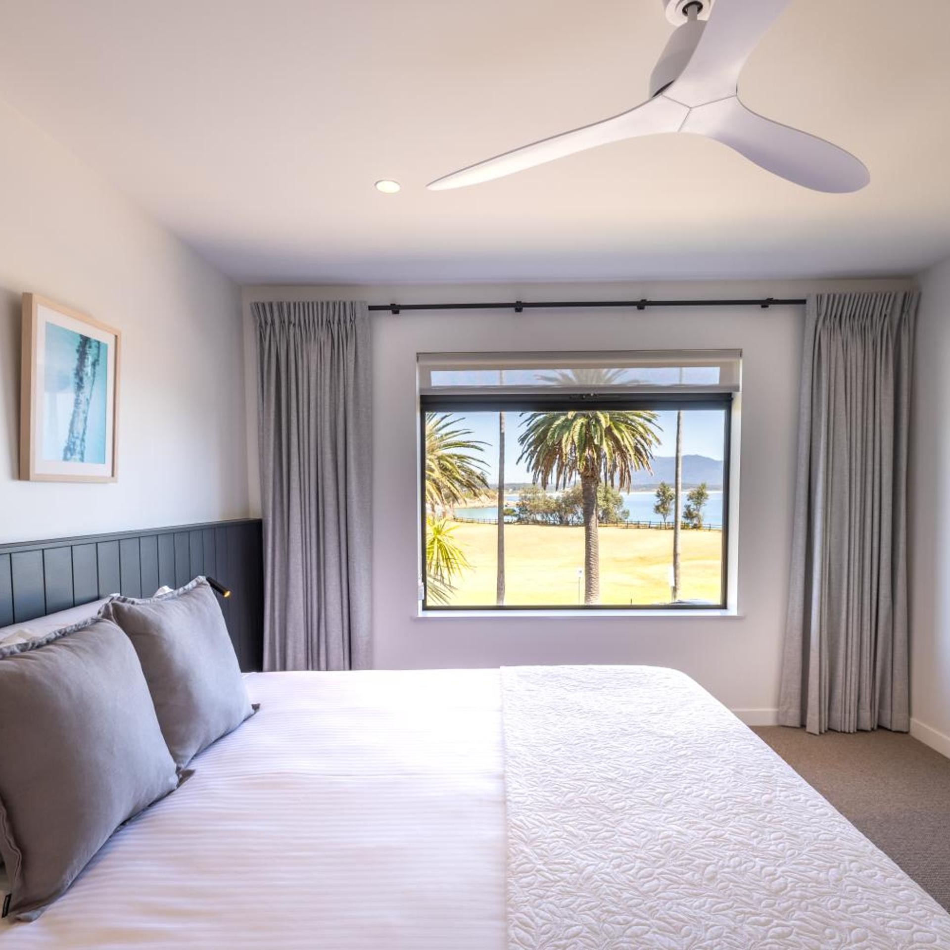 2 Bedrooms, King Bed, Beach Front