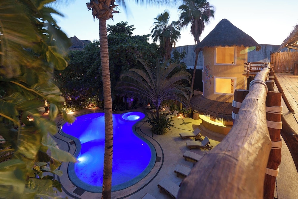 Hotel El Pueblito 44/50