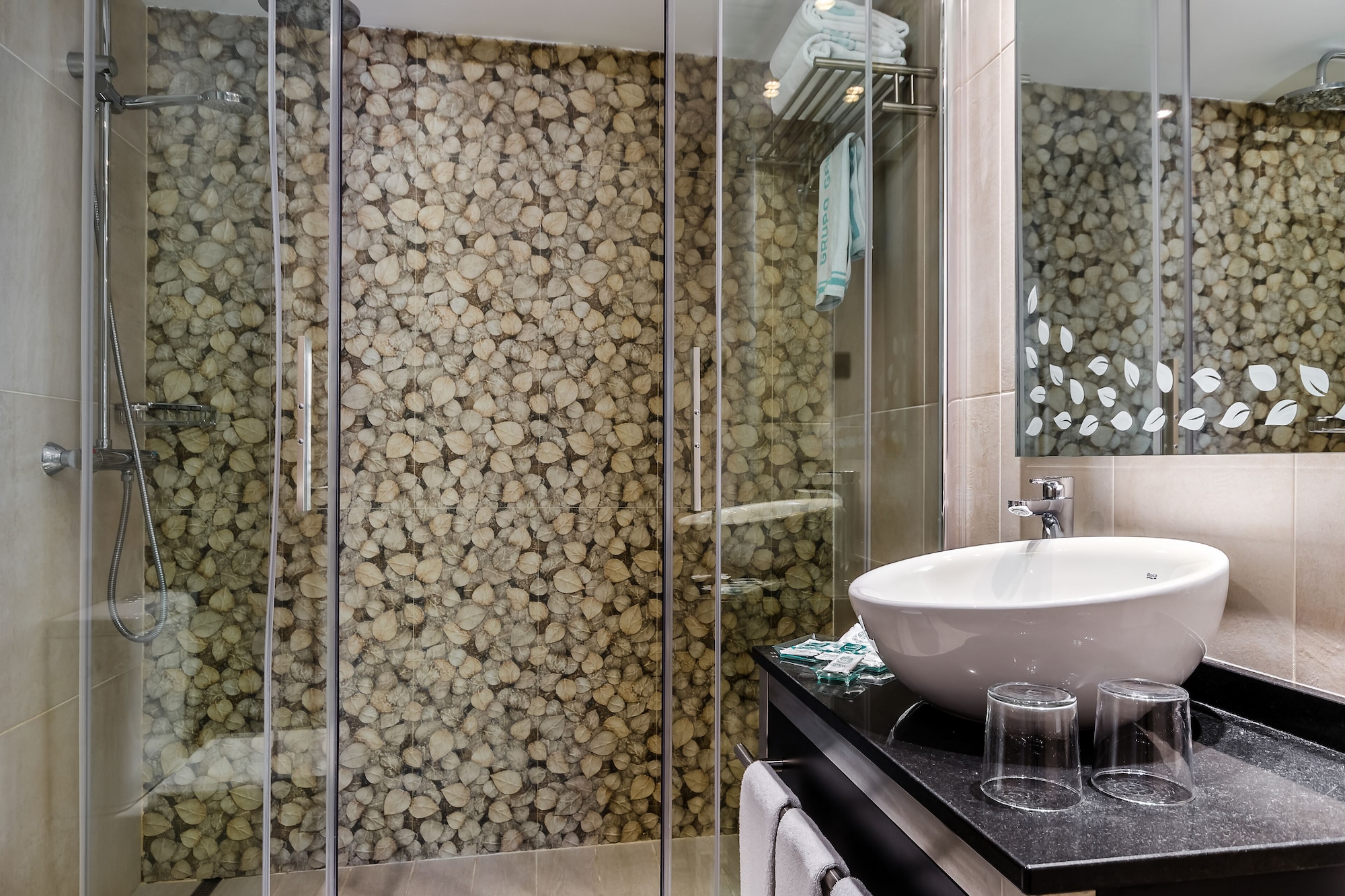 غرفة بسرير كوين، Hotel Suizo 6/10