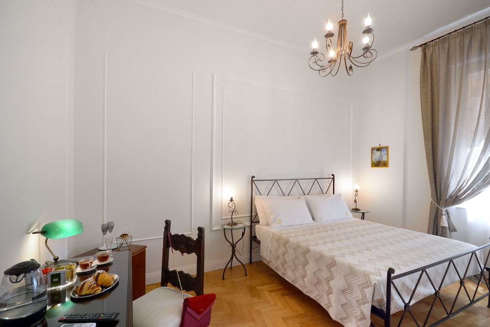 Residenza Borbonica 10/50