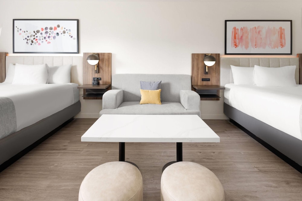 Hawthorn Extended Stay by Wyndham Alpine 37/49
