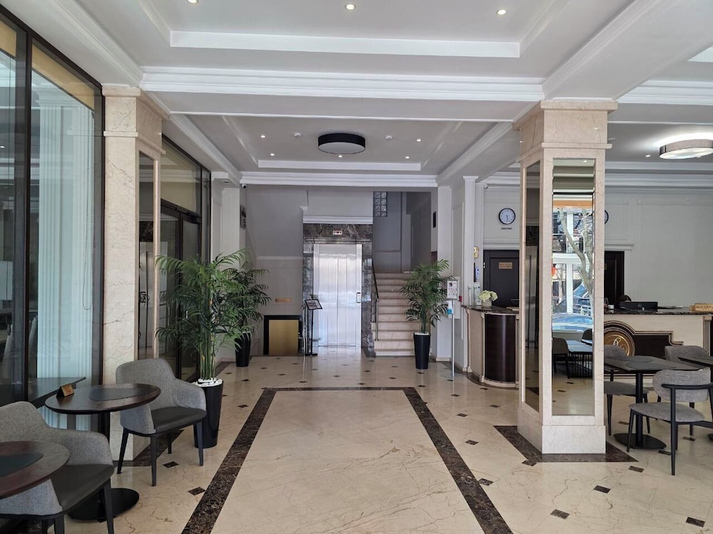 Regency Hotel 32/49