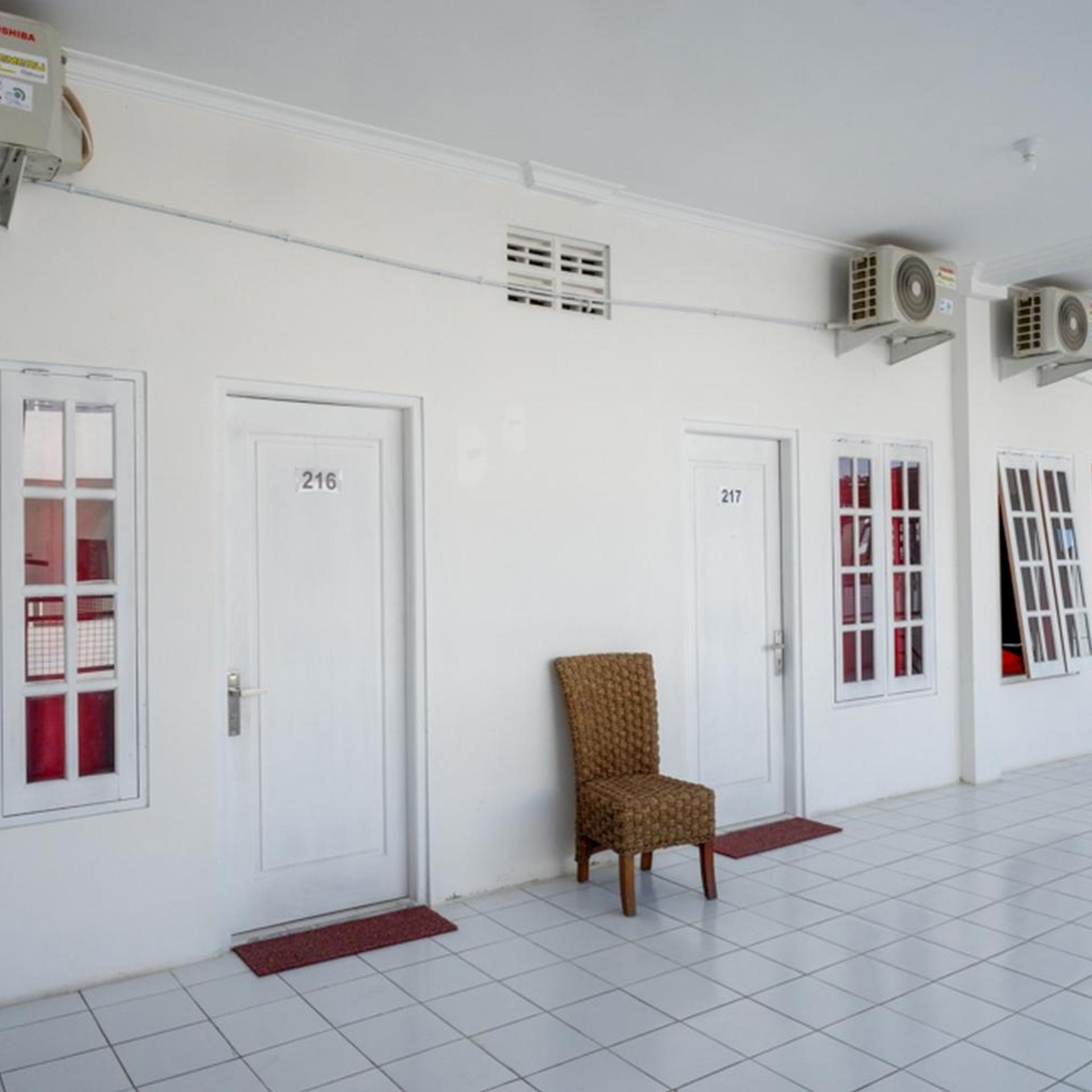 RedDoorz Plus near UMS Solo 13/50