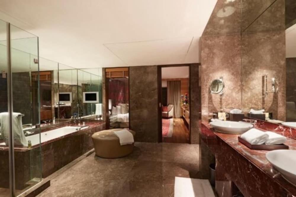 TAJ LANDS END 50/84