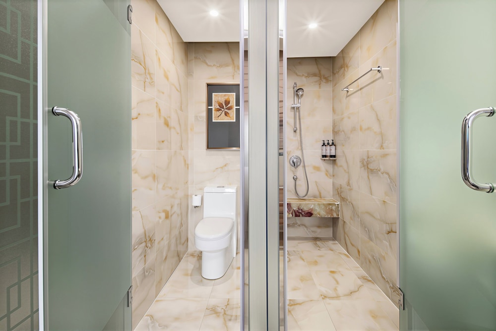 غرفة سوبيريور ثلاثية بسرير كوين وسرير فردي، Maixinge International Hotel 8/8