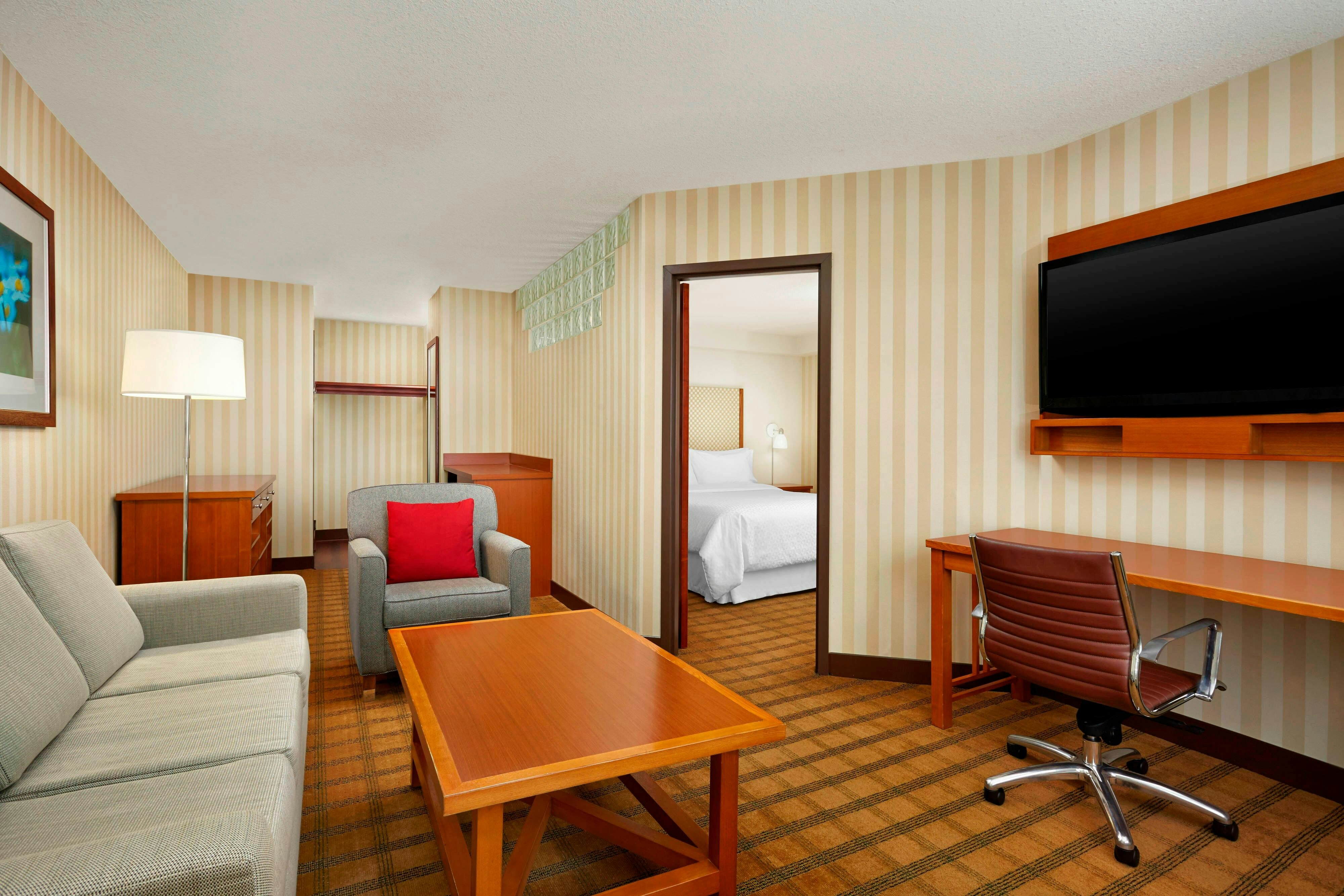 Four Points by Sheraton Edmonton South 4/7
