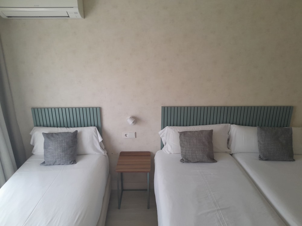 STANDARD, TRIPLE, 3 BEDS