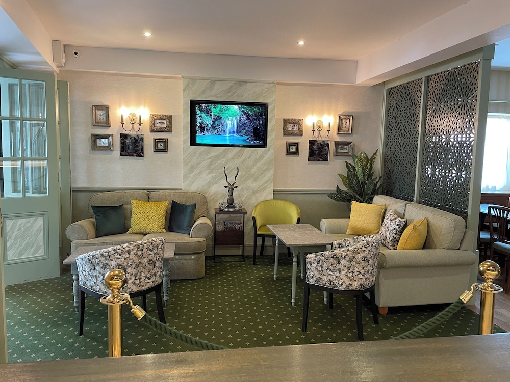 Falcon Hotel 21/30