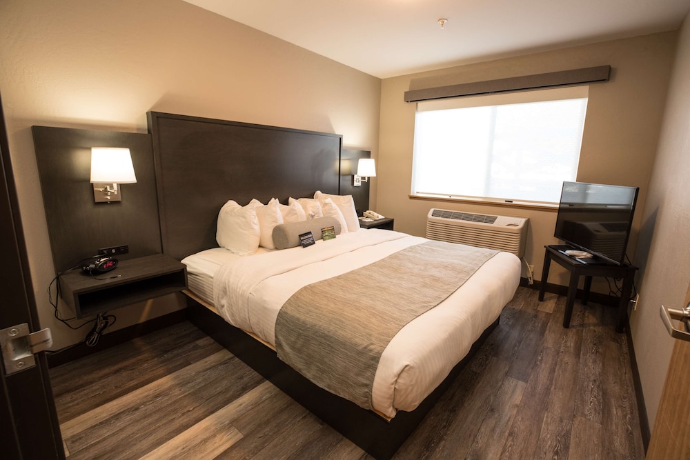 Best Western Sawtooth Inn & Suites 8/34
