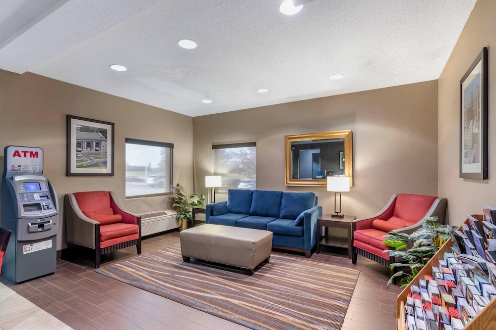 Comfort Inn and Suites Lees Summit Kansas City 25/50
