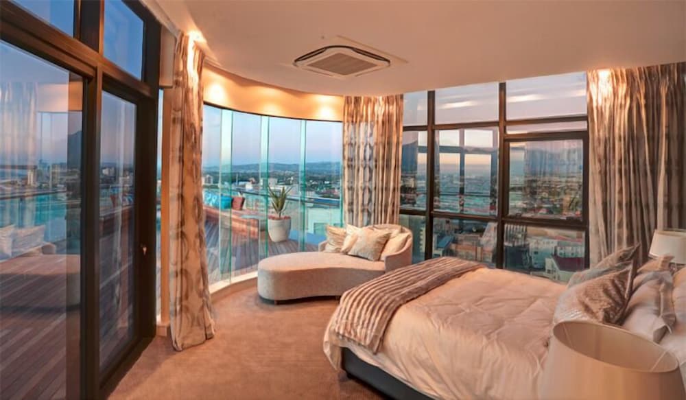 Ocean View Penthouse 9/41