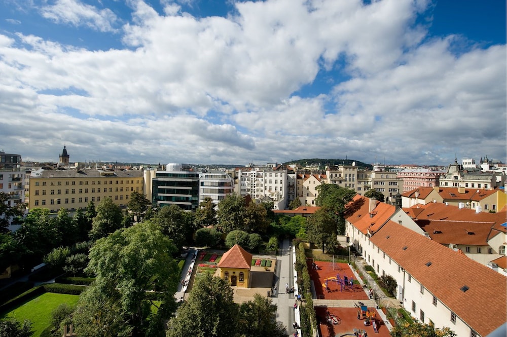 EA Hotel Julis 45/49