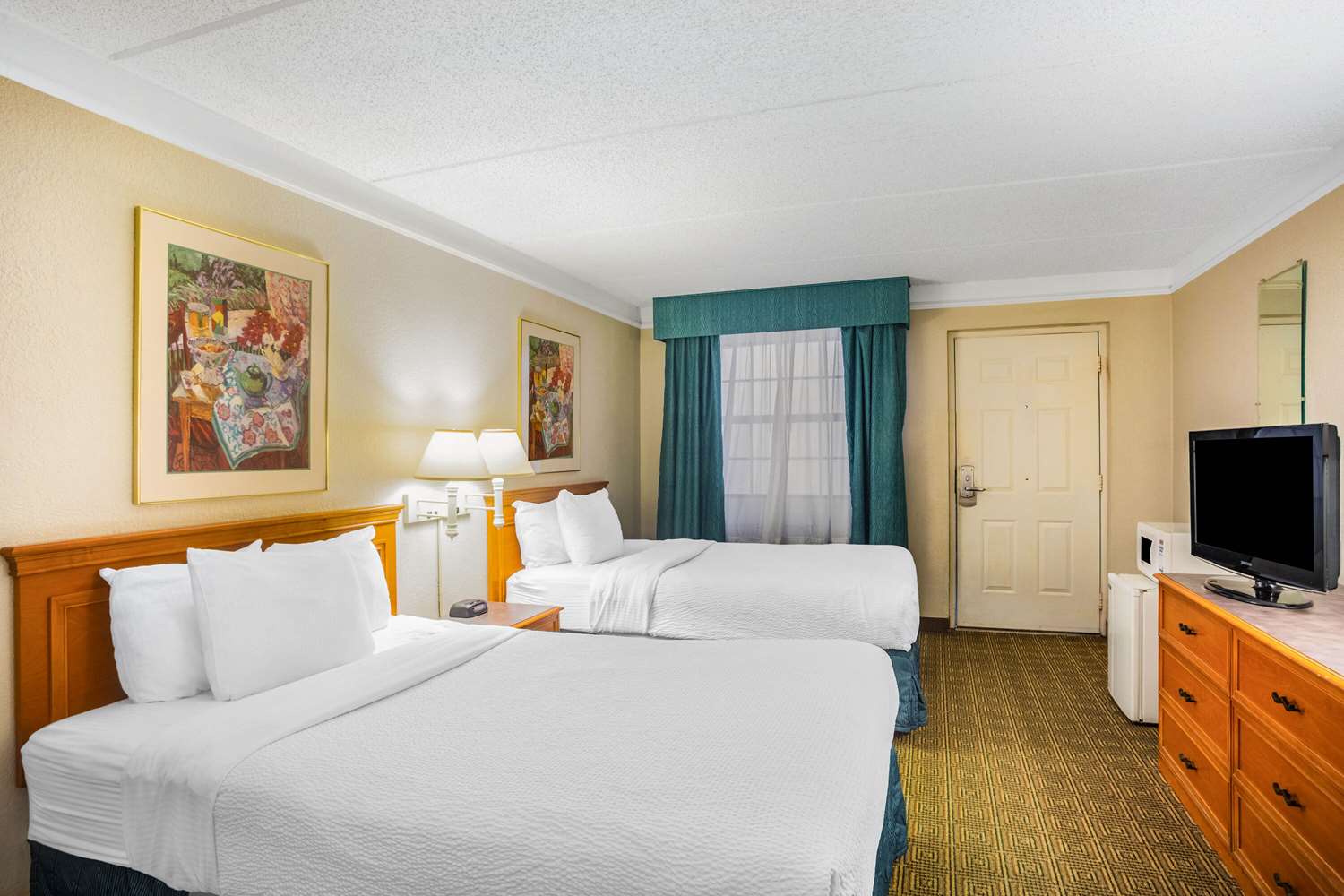 Super 8 by Wyndham Eagle Pass 11/41