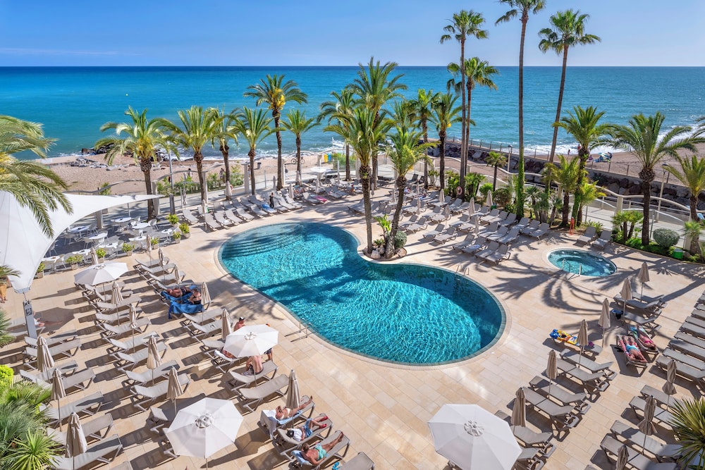 Caprici Beach Hotel & Spa 41/44