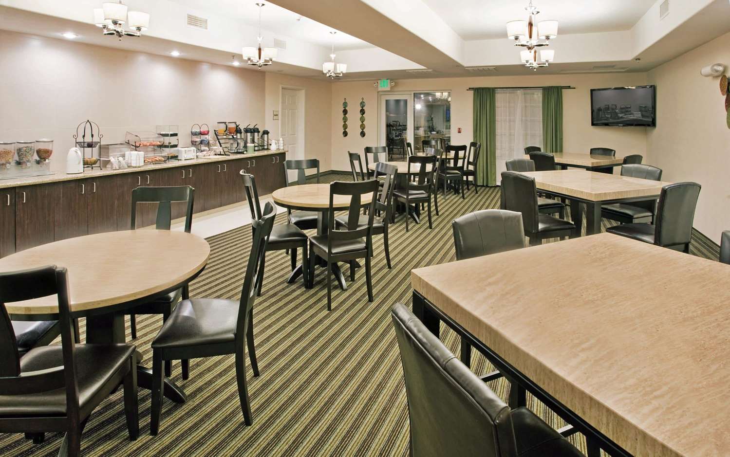 La Quinta Inn & Suites by Wyndham Fowler 45/61
