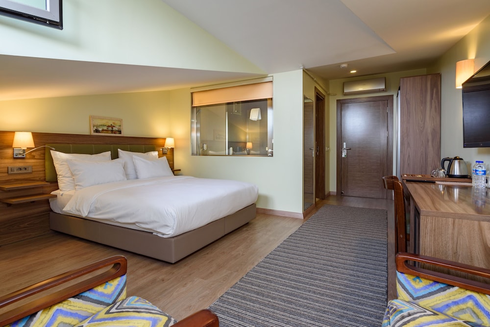 Numi Hotel 10/50