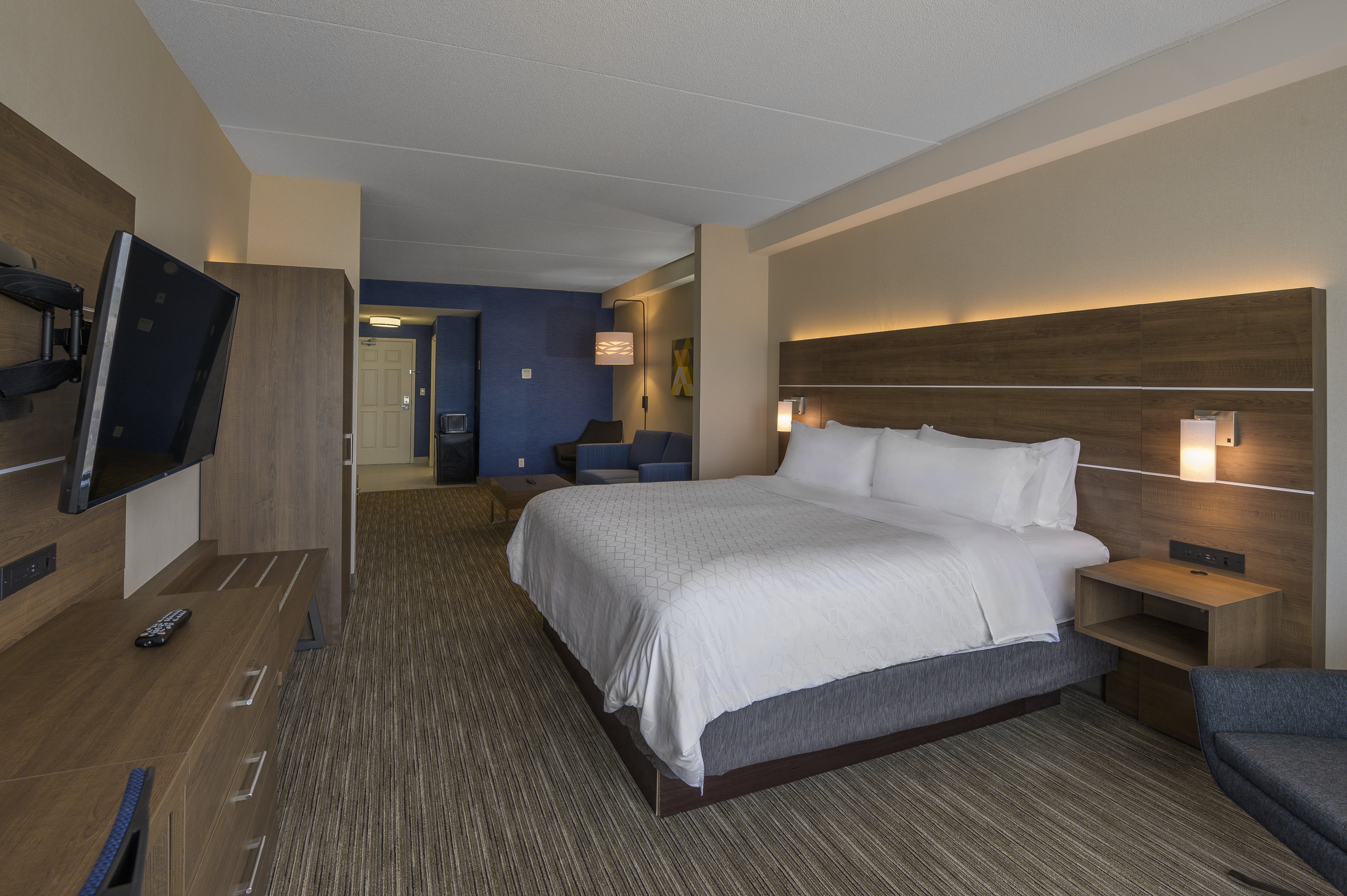 Holiday Inn Express Hotel Suites North Bay 26/75