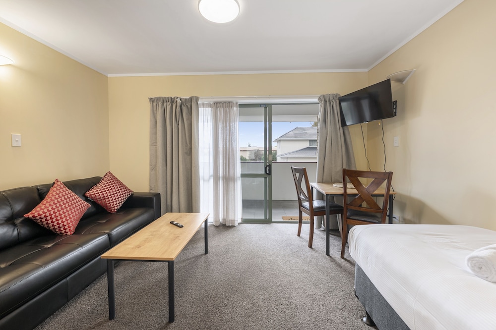 Fenton Court Motel 16/60