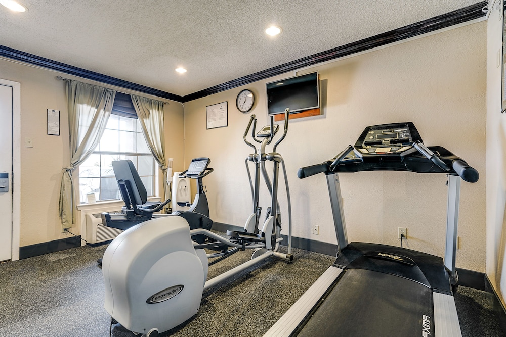 Quality Inn & Suites Dallas-Cityplace 20/23