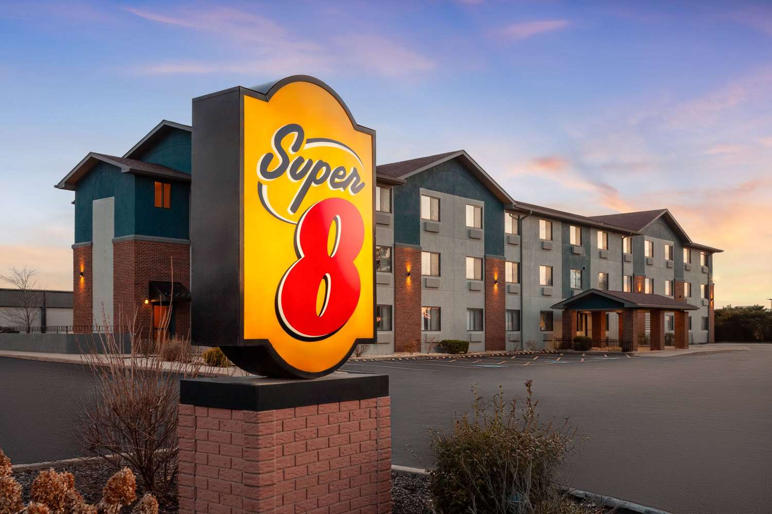 Super 8 By Wyndham Romeoville Bolingbrook 4/18