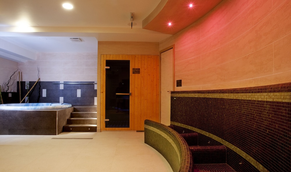 'A NUCIARA PARK HOTEL & WELLNESS CENTER 23/40
