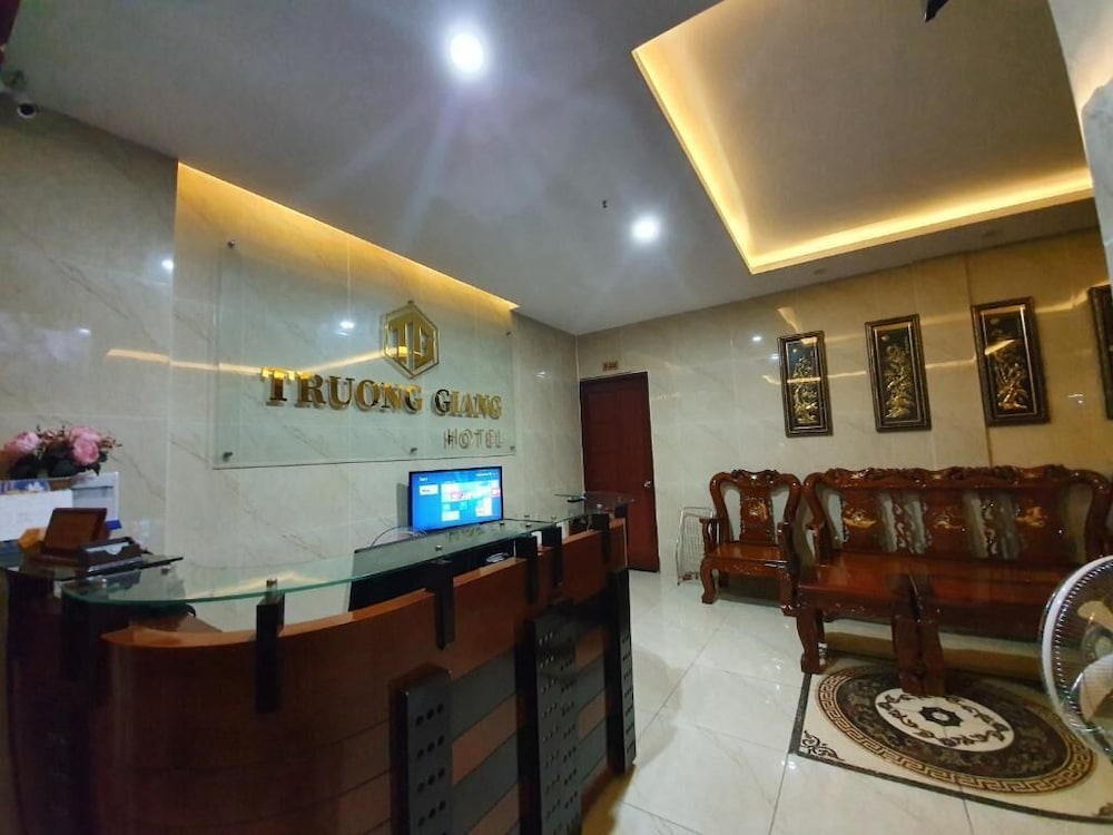Truong Giang Hotel 52/60
